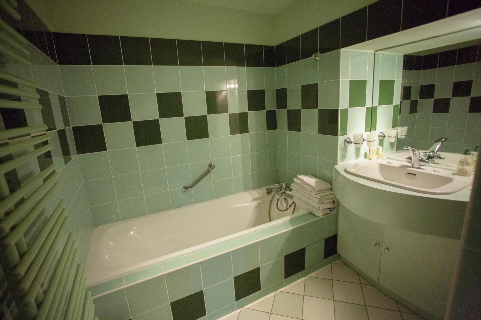 Le Bonheur Dans Le Pre Hotell Lucinges Eksteriør bilde