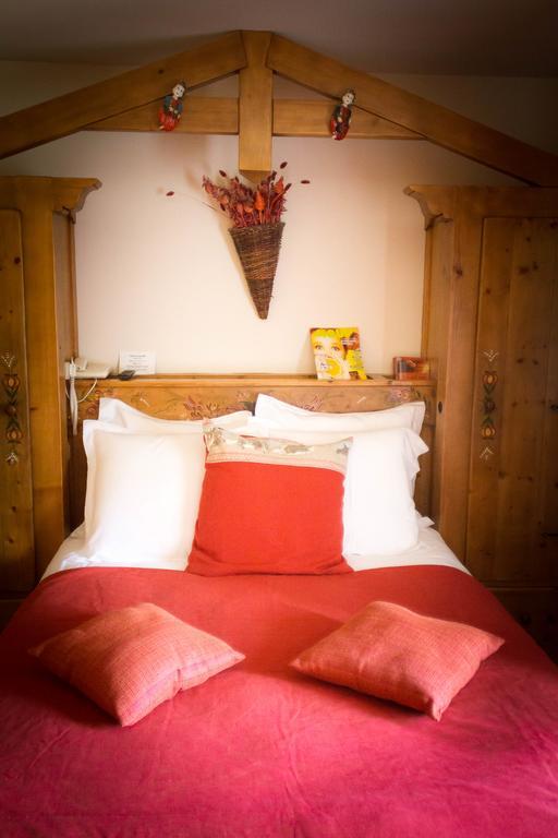 Le Bonheur Dans Le Pre Hotell Lucinges Rom bilde