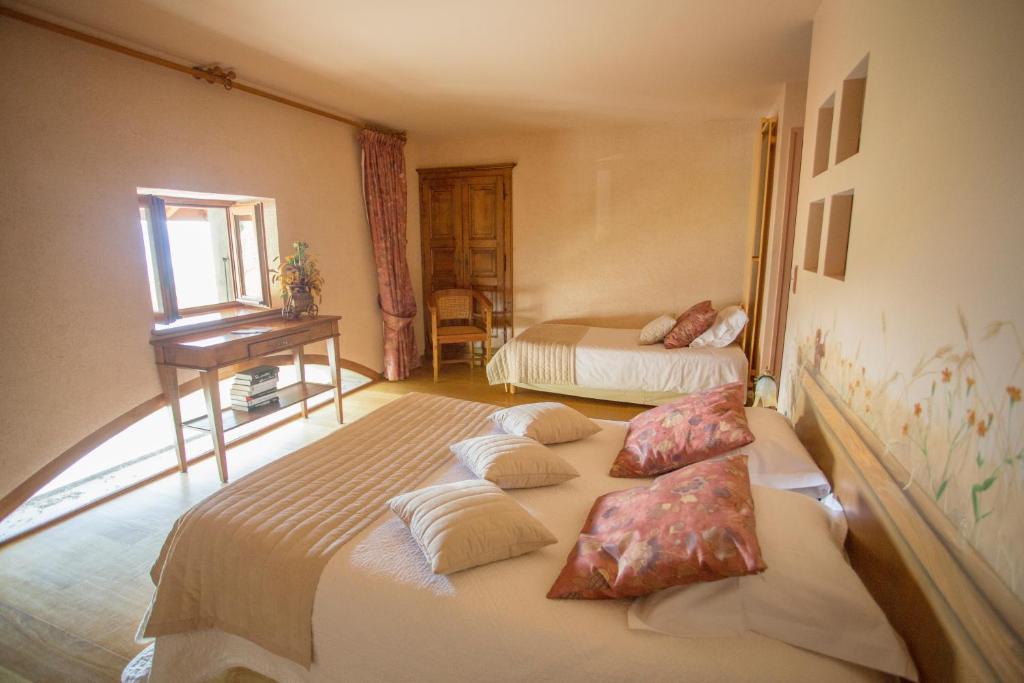 Le Bonheur Dans Le Pre Hotell Lucinges Rom bilde
